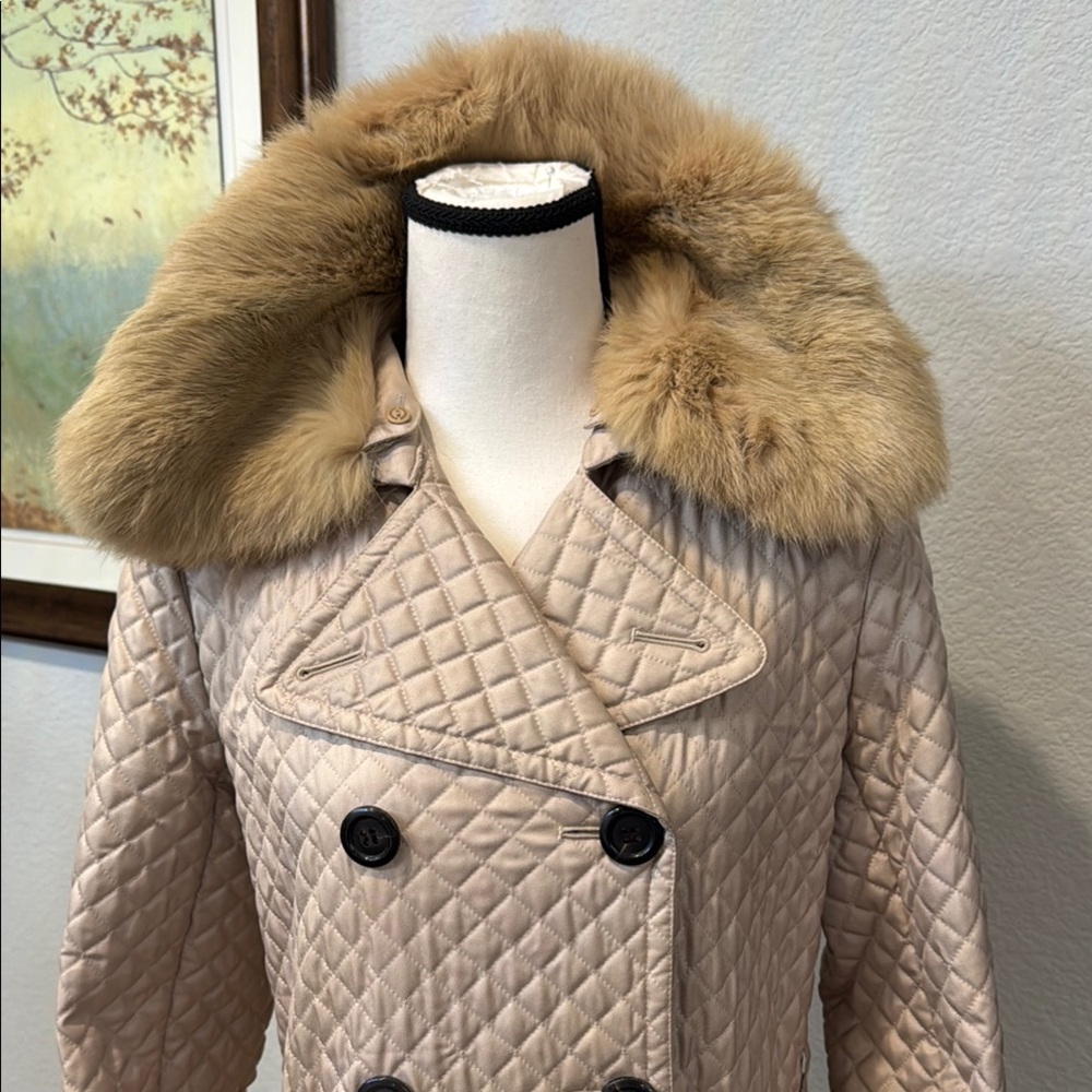 Authentic Burberry Quilted Coat with Removable Fur Collar - Picture 2 of 16